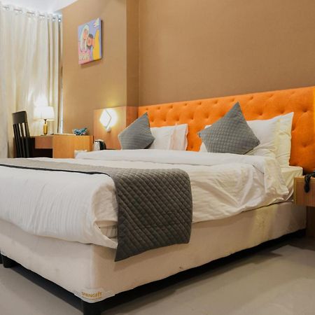 Hotel Downtown Gandhinagar Bagian luar foto