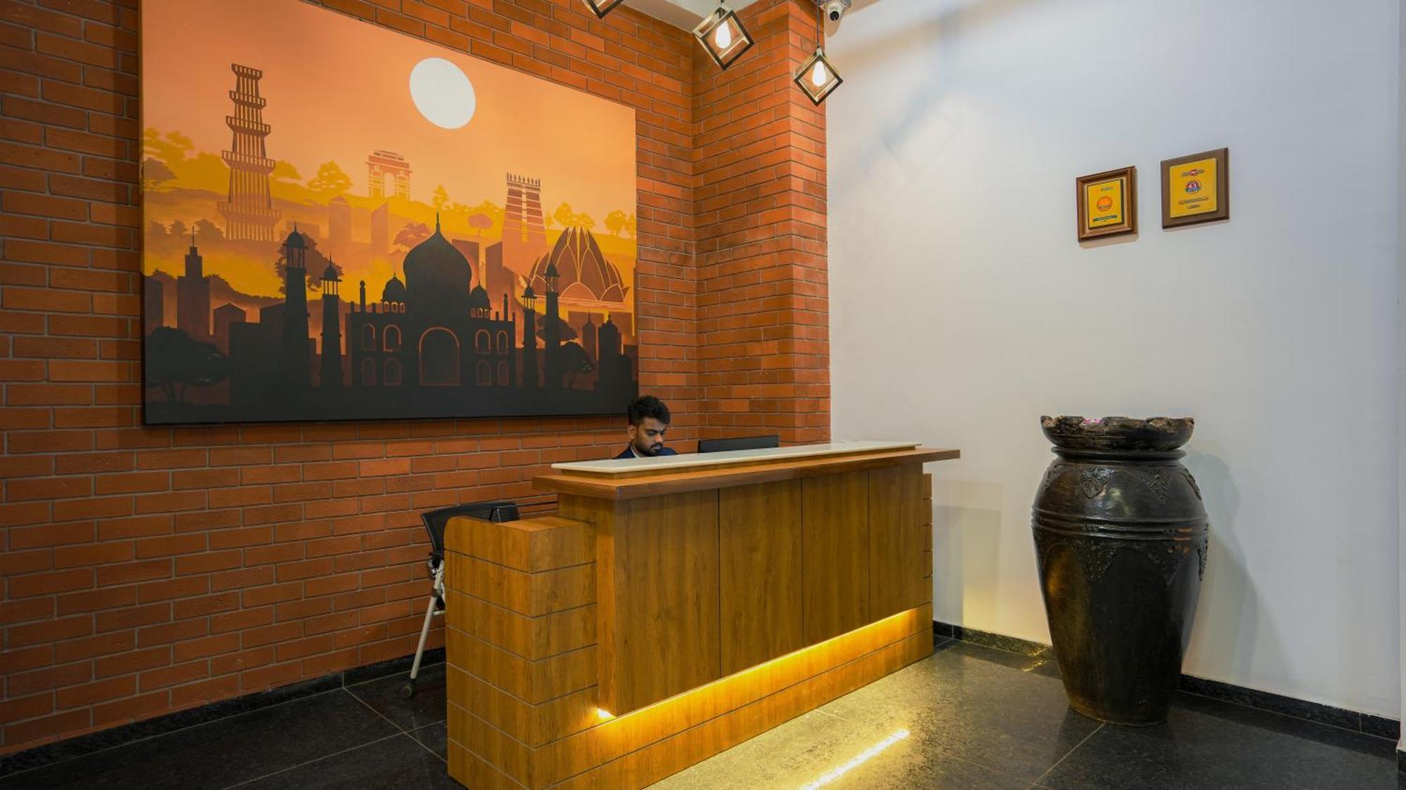 Hotel Downtown Gandhinagar Bagian luar foto