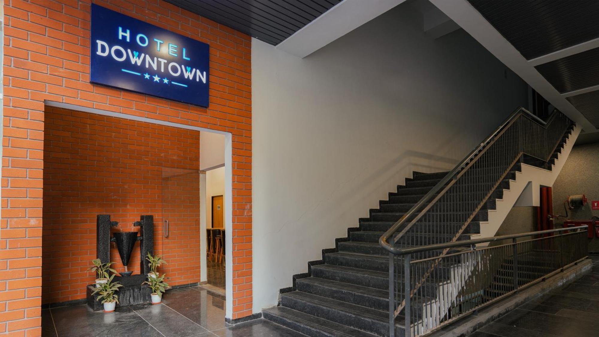 Hotel Downtown Gandhinagar Bagian luar foto