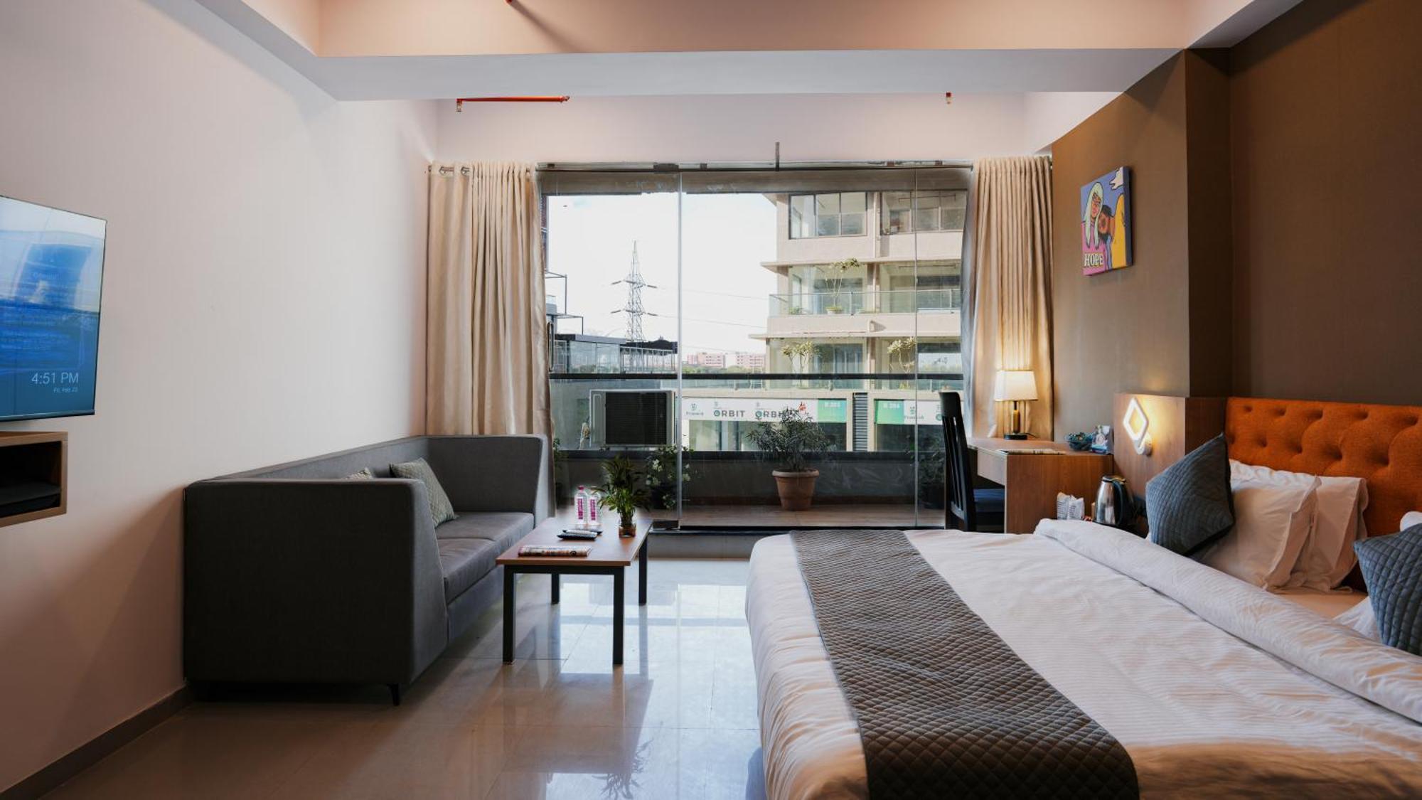 Hotel Downtown Gandhinagar Bagian luar foto